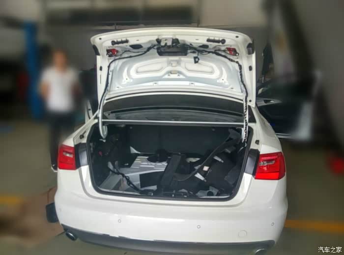 【图】奥迪A6加装电尾门。有兴趣的朋友进来