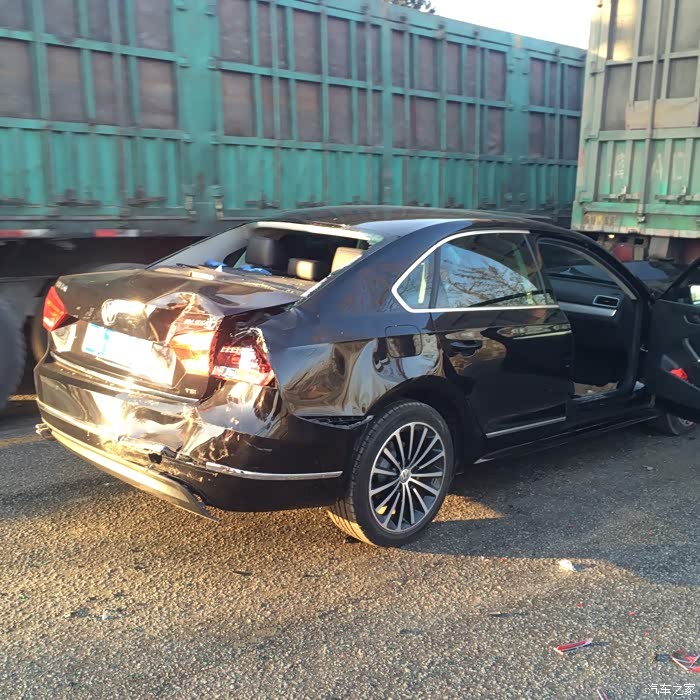 【图】新买的帕萨特被撞,严重受损。
