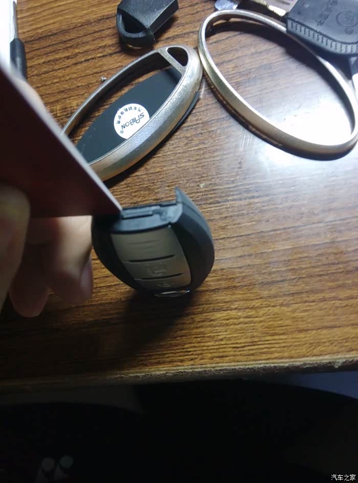 【图】动手拆解新奇骏遥控钥匙电池和认识电池