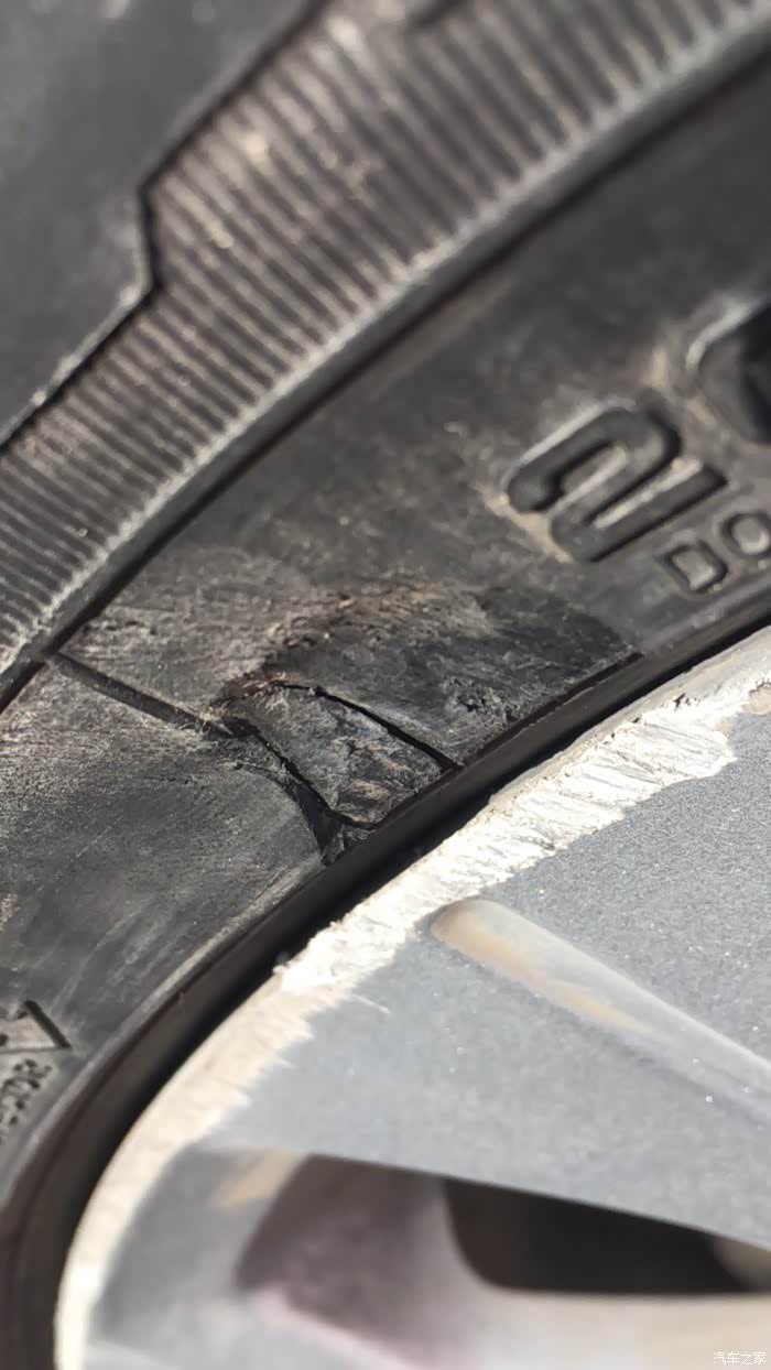 哪里换轮胎最便宜划算 500_wKgH5Vh4gVWAOEDpAAJpGgiutD0175.jpg