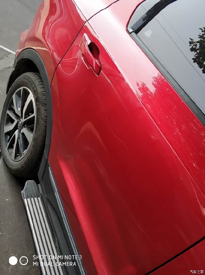 如何修补汽车划痕 500_wKjByFpA-BOAfcEYAAMq1ZxGG5A541.jpg