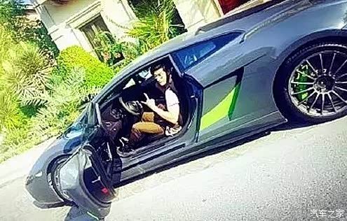 【图】成龙迪拜拍戏,皇子借车70辆,公主借狮子