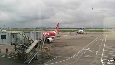 弱弱问一下南宁机场三品王和麦当劳的价格? 比