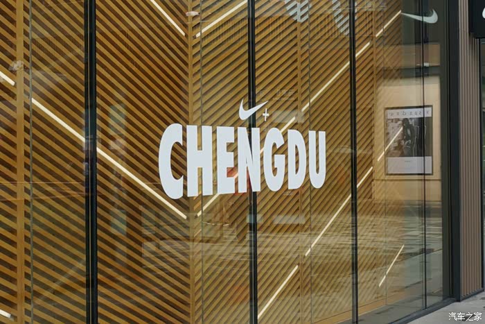 胖娃胖嘟嘟,骑马上成都。和媳妇自驾成都度周