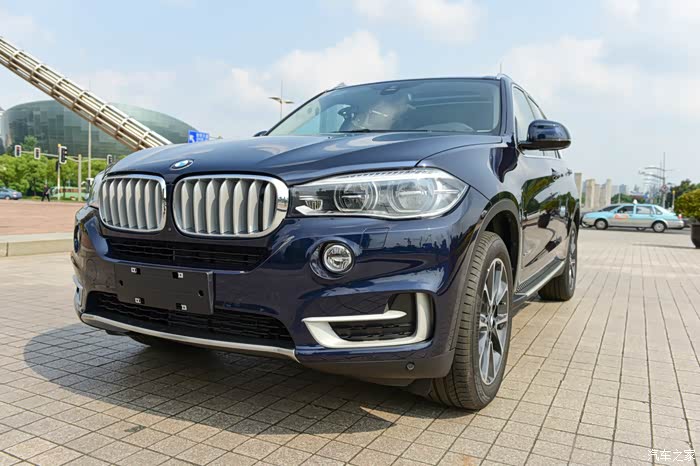 【图】2015款尊享型帝王蓝中规定制提车外拍