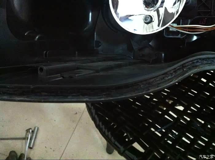 电动车大灯不亮怎么维修简易款 500_wKgH11Z6rEeAVBr0AAG-M_dTsjs144.jpg