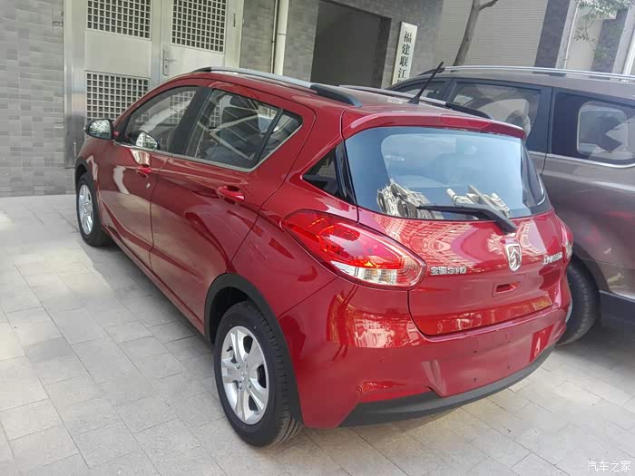 【图】今天到店里看铁红色,感觉偏暗红,看上去