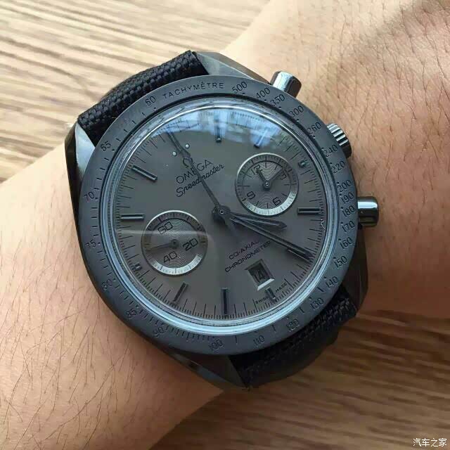 【图】黑丝齐屁短裙车模邂逅豪车组图,