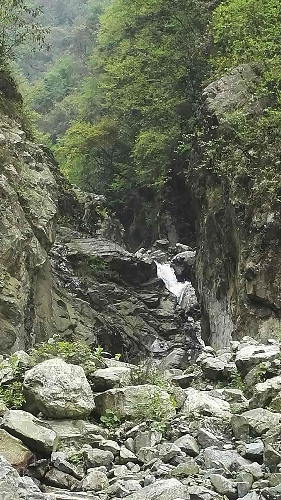 彭州蟠龙谷，4轮+2腿越野