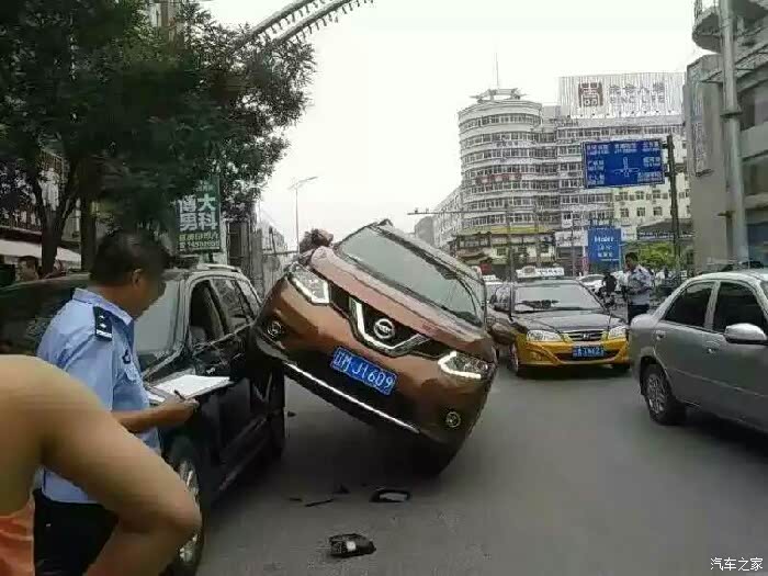 【图】奇骏爬坡能力很厉害啊。汉兰达你能怎么