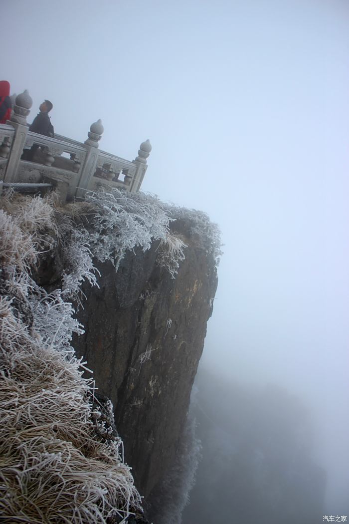 峨眉山舍身崖