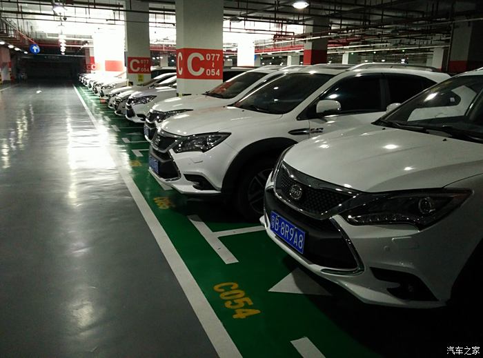 【图】深圳市民中心免费充电停车场,好壮观