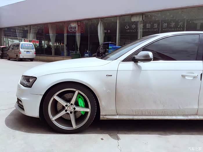 【图】奥迪A4L一身精品改装件。错过拍大腿_