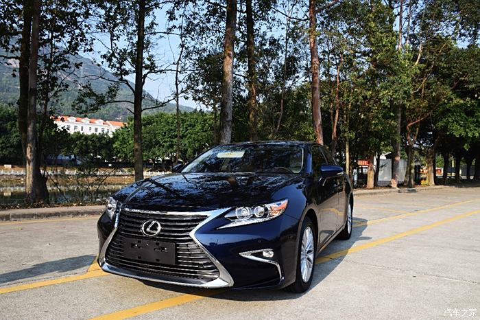 【图】lexuses200精英版(宝蓝象牙白)提车记录暨第一次外摄~_雷克萨斯