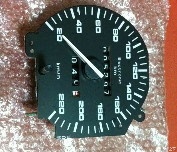 【图】转桑塔纳2000原装九成新里程表,水箱盖