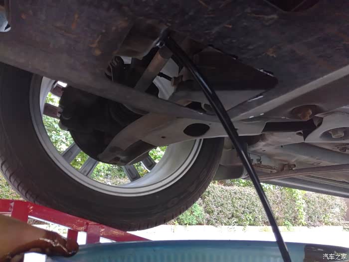 汽车机油自己动手怎么更换 500_wKgH2FkqKuSAU_7KAASjorqHIs8566.jpg