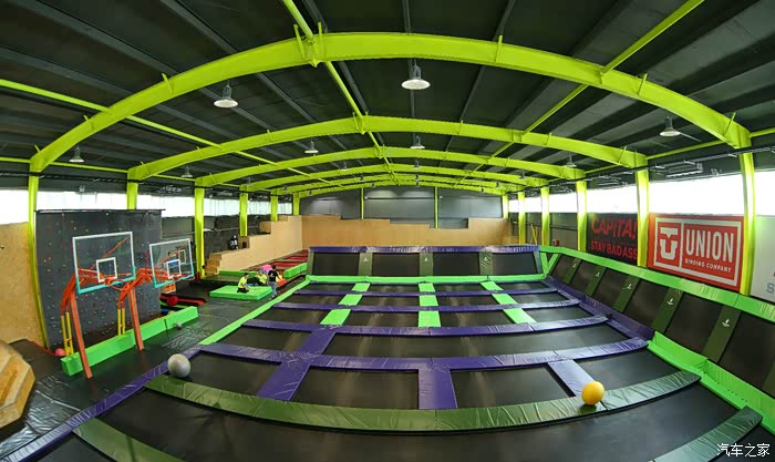 【图】北京周末空气蹦床工厂游玩,看我像个运动员吗。_RAV4荣放论坛_汽车之家论坛