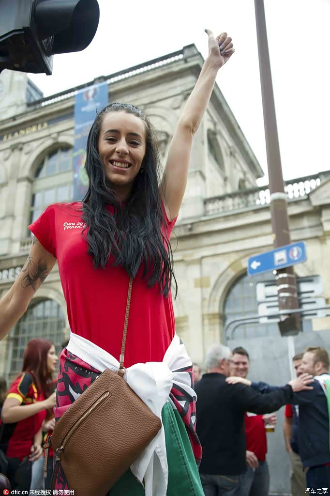 【图】7月2日欧洲杯美女球迷_足球论坛_汽车