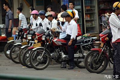 现在有没有哪个国家法律允许摩托车像出租车一