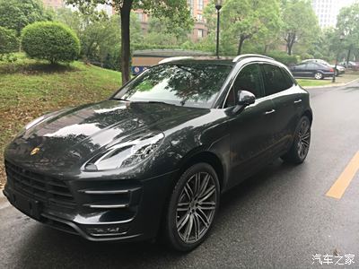 macan turbo火山灰红内