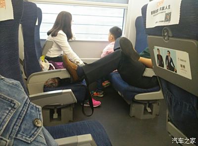 坐桂林高铁碰到这种素质差的人