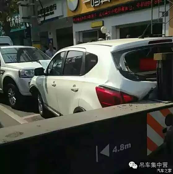 【图】猜车!对面那个纹丝不动的是什么车啊!_