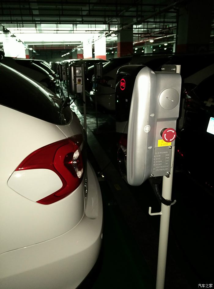 【图】深圳市民中心免费充电停车场,好壮观_唐