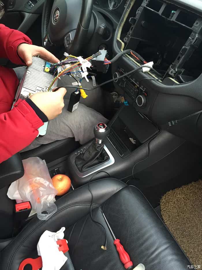 【图】2012款途观提车三年第二季中控屏幕防