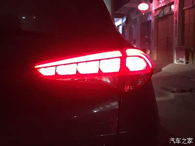 武汉志恒智能配备获得轿车尾灯面板检具专利可以安稳高效的对轿车尾灯面板进行高精检测