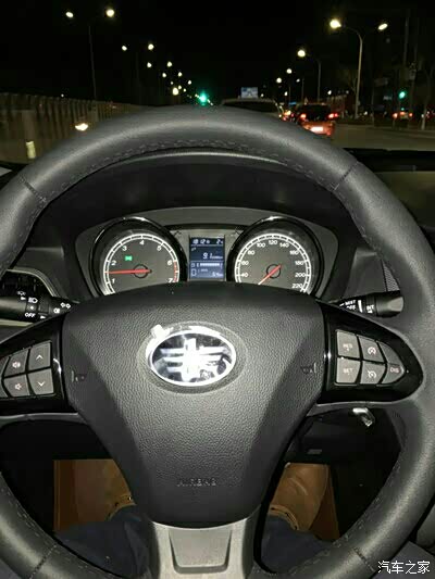 方向盘偏左才能跑直线,不知道是方向盘装歪了