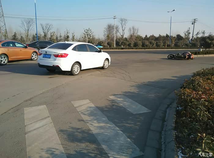 【图】撞车了.报保险的话,前防撞梁加雾灯要多
