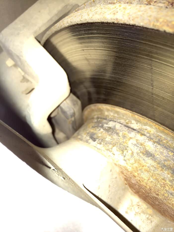 【图】最近踩刹车后轮吱吱响