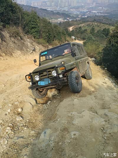 重庆212大队与璧山分队征服曾家山(英雄坡)欢