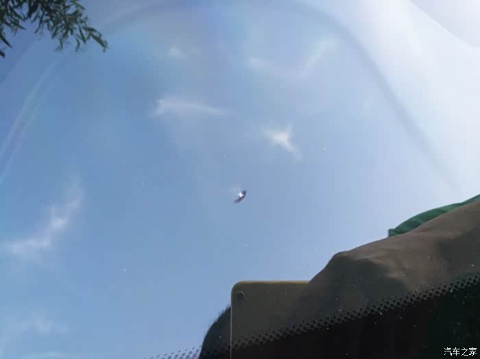 【图】提车才一周,黄灯减速停住,隔壁车加速抢