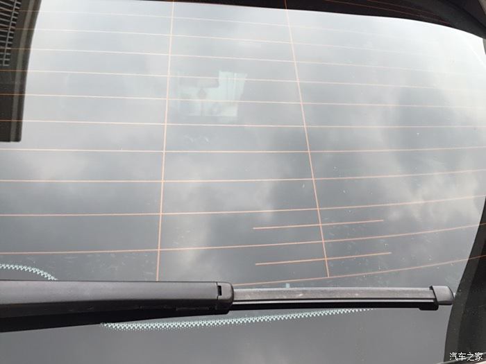 【图】新车贴膜有气泡和灰尘怎么办_奔驰GLC