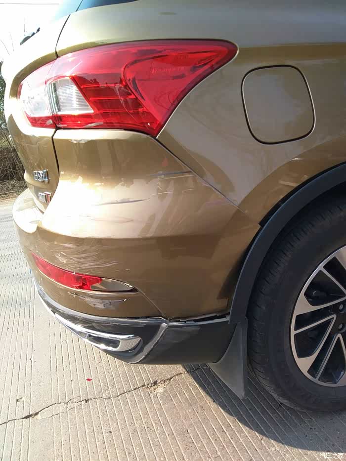 【图】过年开车回老家刮到的,今天问4S 店的说