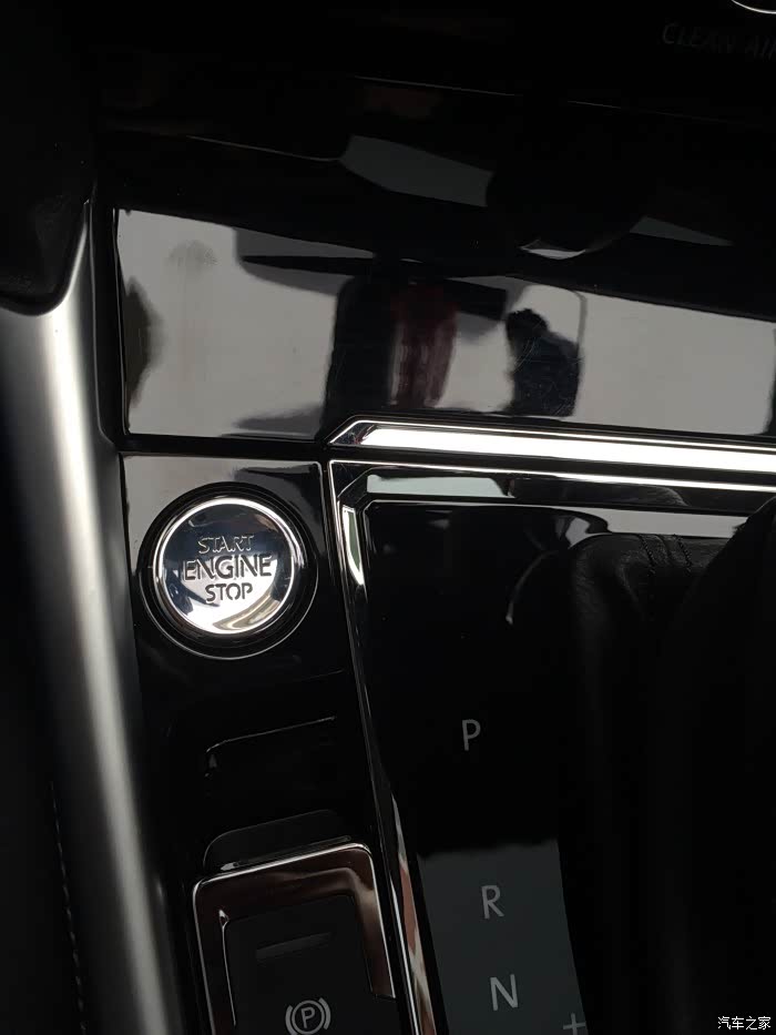 【图】钢琴烤漆面板划痕…