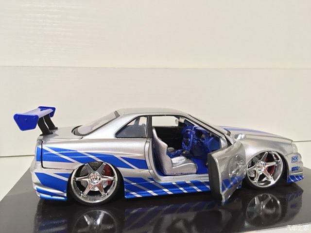 保罗沃克最爱skyline r34 gtr 《第二部》