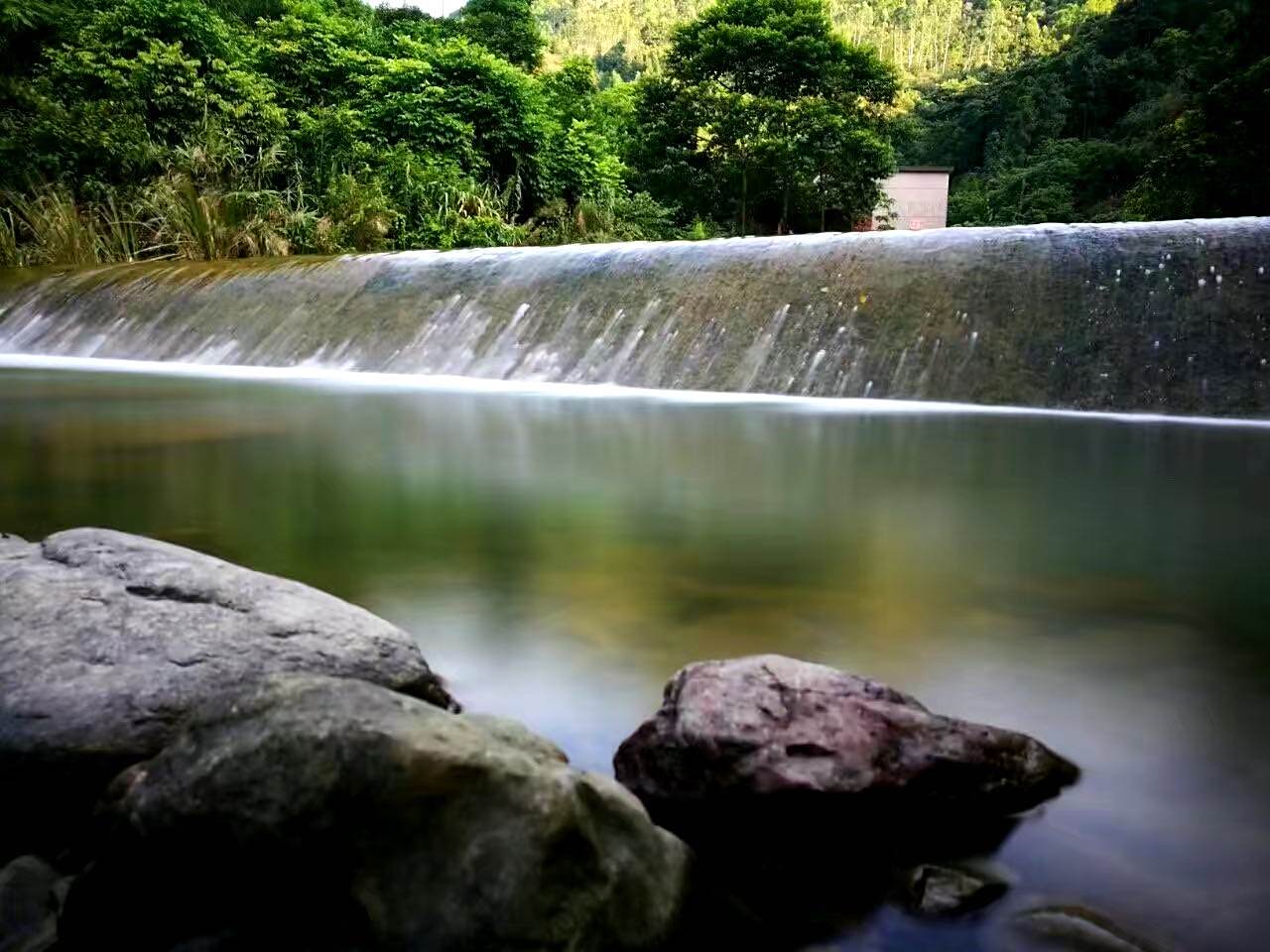 山清水秀有点桂林感觉春湾镇位于阳春市北部漠阳江游全镇总面积342