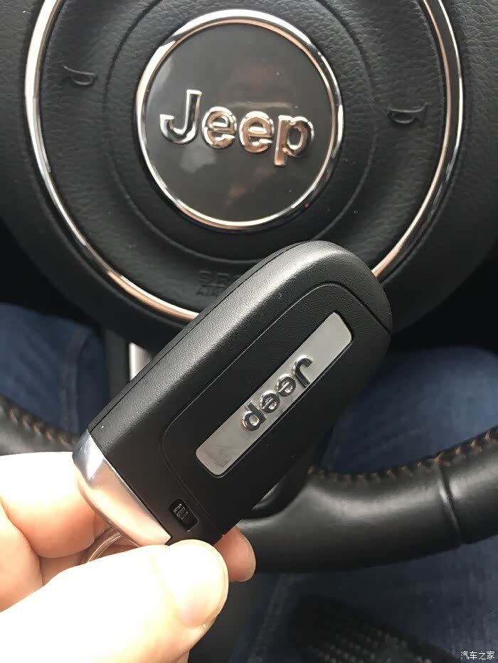 无钥匙启动钥匙没电了怎么换 500_ChsEkFwvCpqAVkoYAAIH3m-6X3A538.jpg