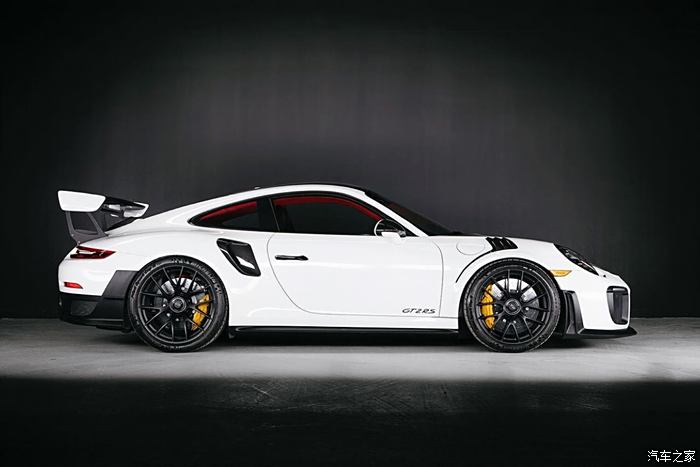 保时捷gt2rs weissach配色很漂亮.