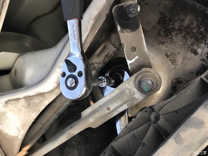 什么减震让前面看起来更有姿态 500_ChsEkFxxHhiAdEt7AASWxLJ2qWI502.jpg