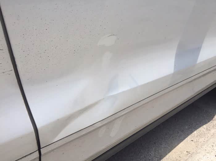 【图】马路边车位上停了一晚,然后就这样了_M