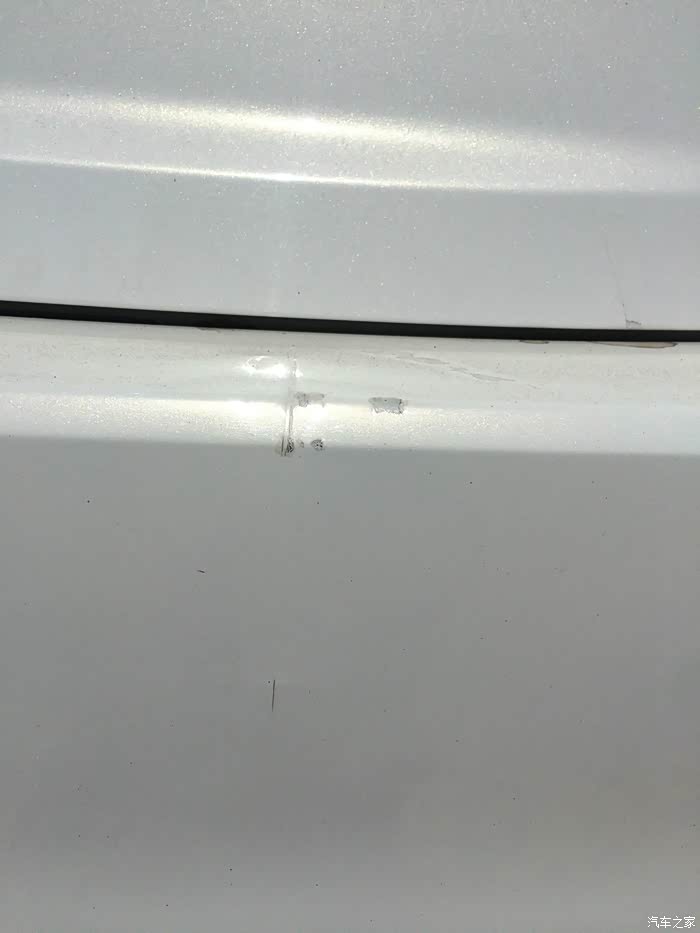 【图】求助:车被刮伤了,走保险还是自己修?_马