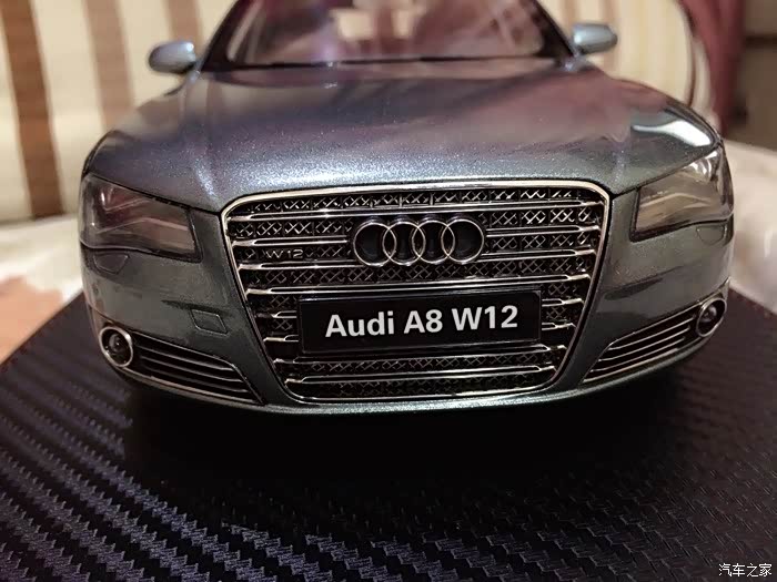 稀有颜色模型。铁青色奥迪A8L