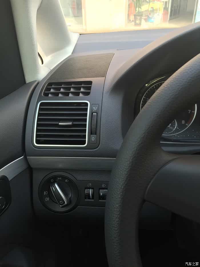 工作需要买了途安(小面包车),APP购车方便,哈