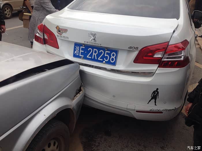【图】酒驾者跑了._标致408论坛