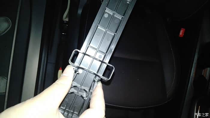 详解福睿斯更换空调滤芯(图)