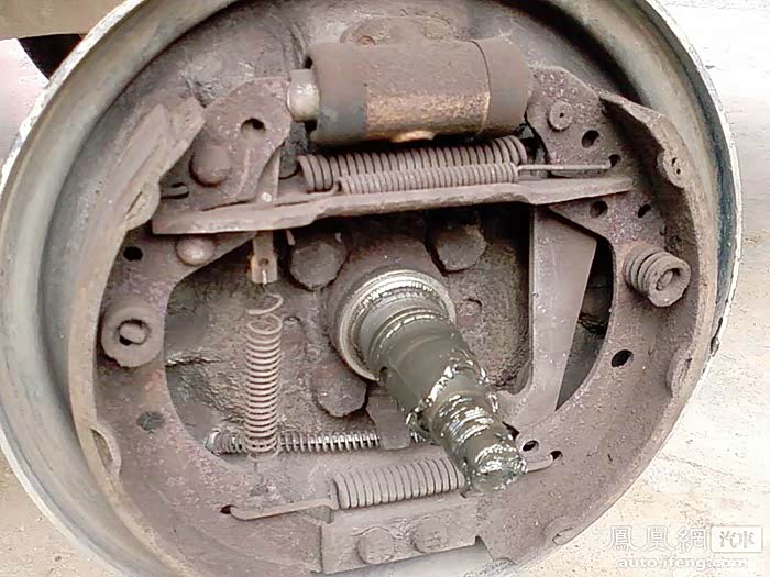 【图】哪位大神帮分析一下风云2后刹车结构_