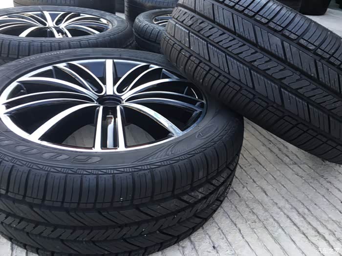 【图】甩途观18寸原厂拆车熏黑轮毂轮胎 版主